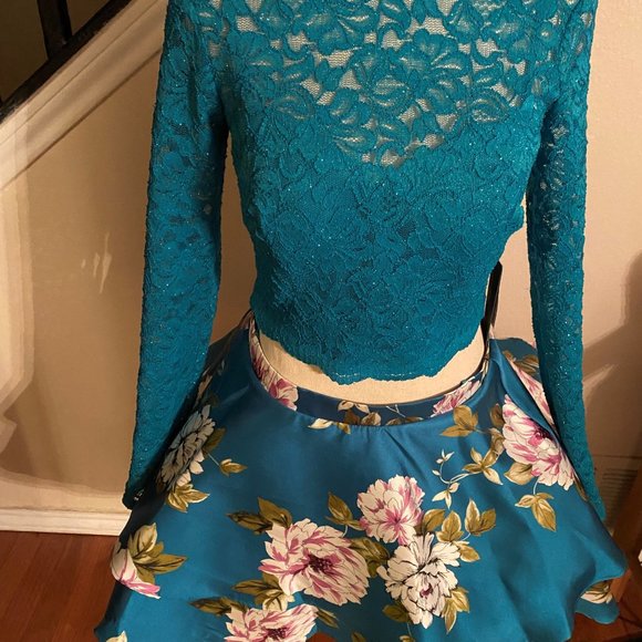 Turquoise/Ivy Long Sleeve Lace Top with Floral Print Skirt Two-Piece Dress - Picture 10 of 10